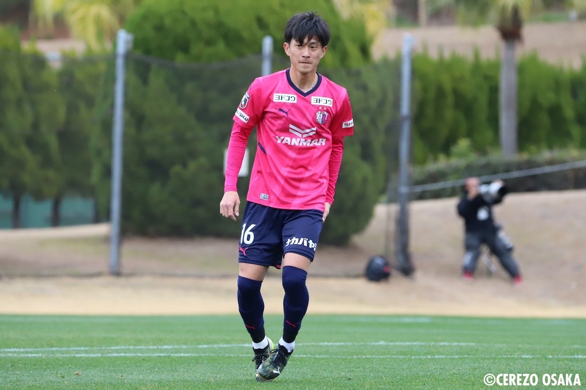 毎熊晟矢　ユニホーム サッカーの毎熊晟矢選手とアドバイザリースタッフ契約を締結